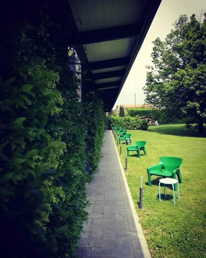 Mxp Rooms Guest House Cardano Al Campo Exterior foto