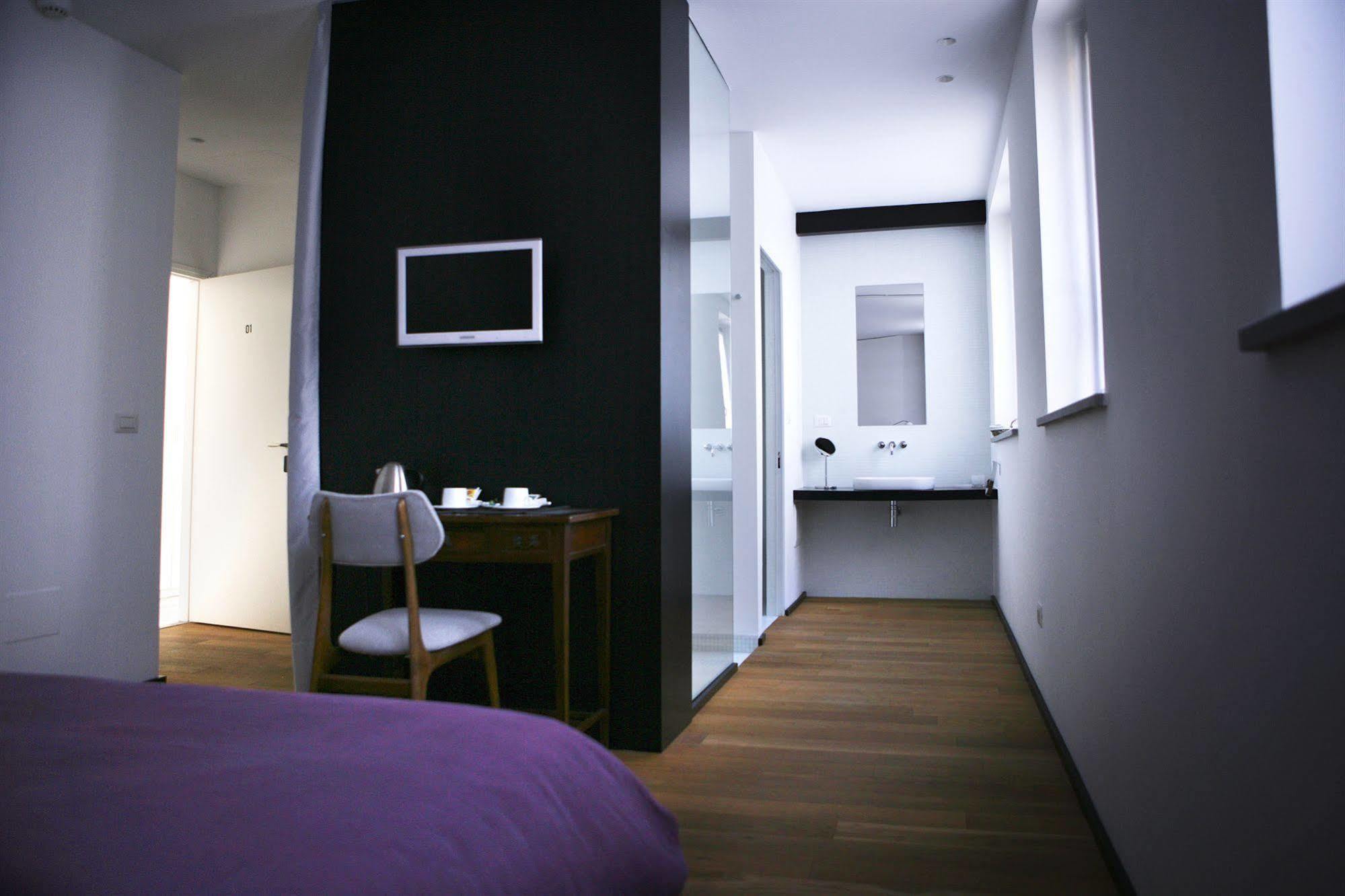 Mxp Rooms Guest House Cardano Al Campo Exterior foto