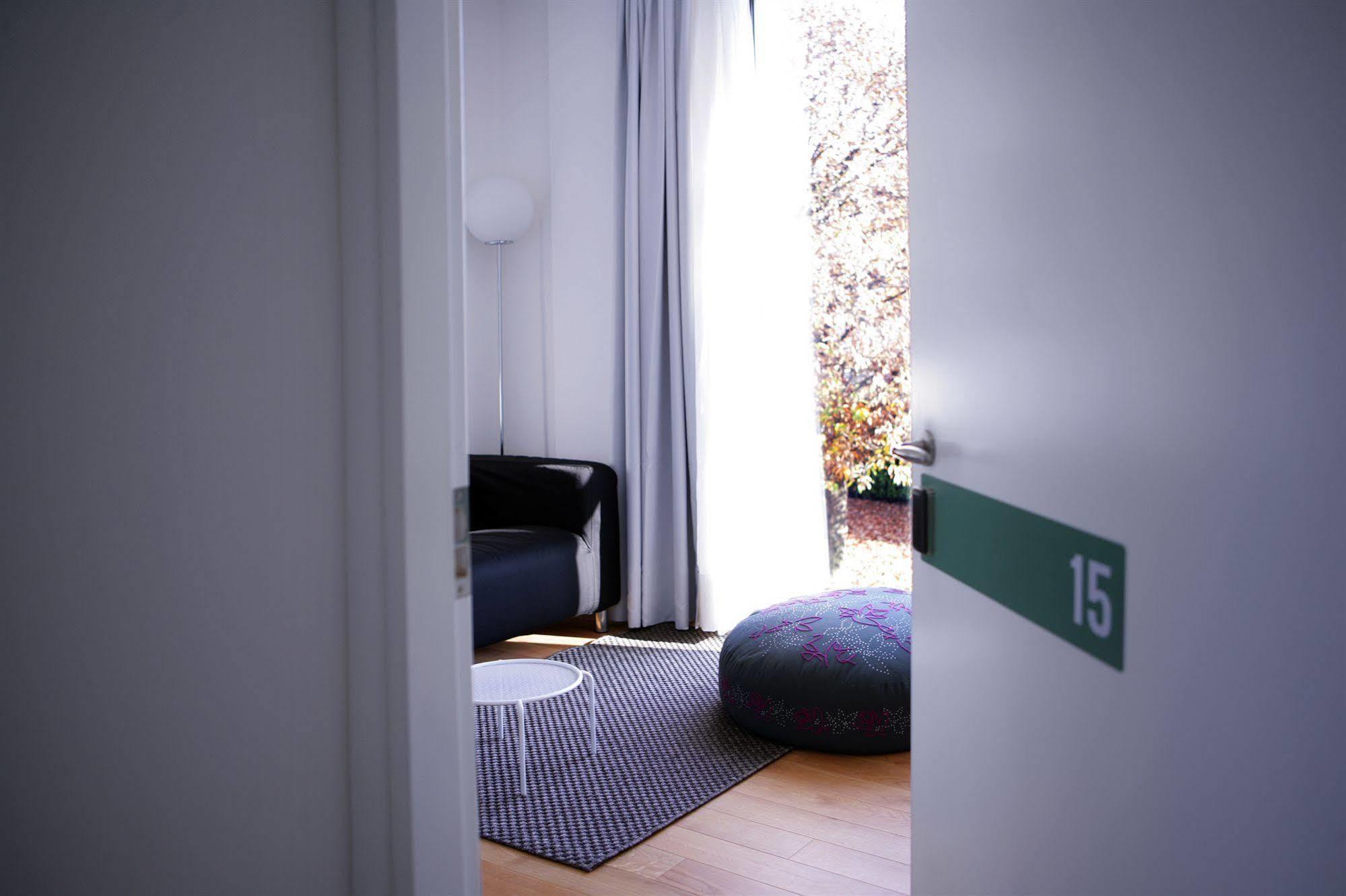 Mxp Rooms Guest House Cardano Al Campo Exterior foto